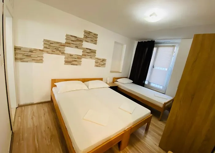 Dalmata Garden Apartman *