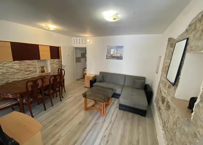 Dalmata Garden Apartman *